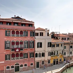 Palazzo Schiavoni Residenza D'epoca & Suite-apartments Casa de hóspedes