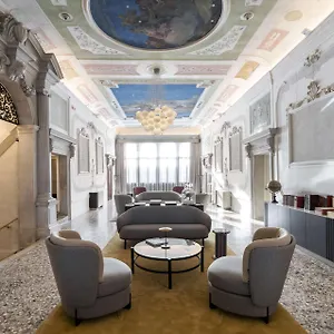 فندق Radisson Collection Hotel, Palazzo Nani, البندقية